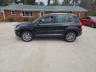 Used 2016 Volkswagen Tiguan SE image 1