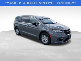 New 2025 Chrysler Pacifica Select w/ Uconnect Theater Family Group image 1