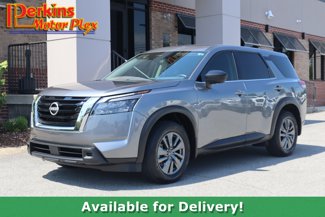 Used 2024 Nissan Pathfinder S image 1