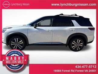 New 2025 Nissan Pathfinder Platinum image 1
