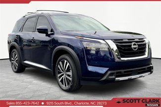 Used 2025 Nissan Pathfinder Platinum w/ Cargo Package image 1
