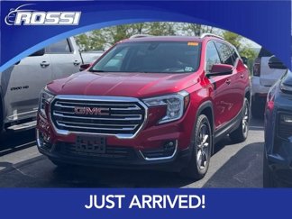 Used 2022 GMC Terrain SLT w/ Tech Package image 1