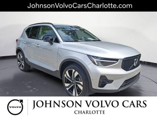 Certified 2025 Volvo XC40 B5 Plus image 1