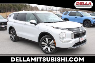 New 2025 Mitsubishi Outlander SE image 1