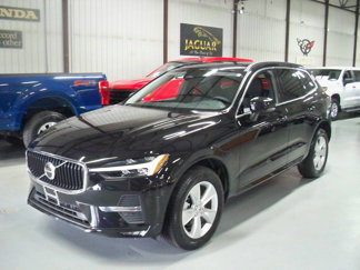 Used 2022 Volvo XC60 B5 Momentum image 1