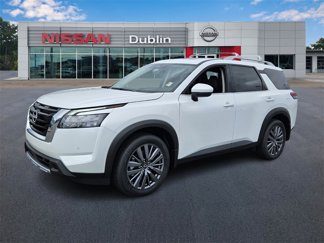 New 2025 Nissan Pathfinder SL image 1