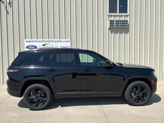 New 2025 Jeep Grand Cherokee Limited w/ Luxury Tech Group II image 1