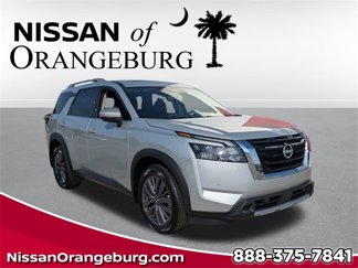 New 2025 Nissan Pathfinder SL image 1
