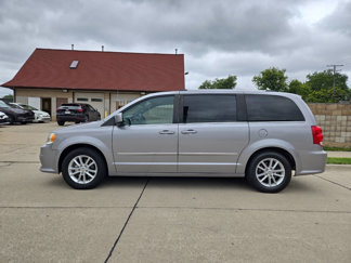 Used 2019 Dodge Grand Caravan SXT image 1