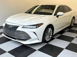 Used 2020 Toyota Avalon Limited image 1