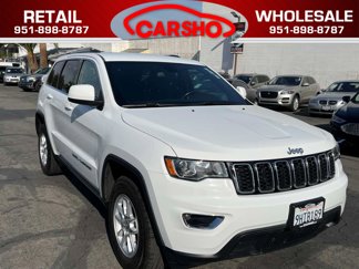 Used 2020 Jeep Grand Cherokee Laredo image 1