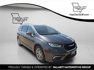 Used 2022 Chrysler Pacifica Touring-L image 1