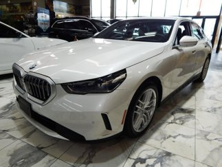 Used 2025 BMW 530i xDrive image 1