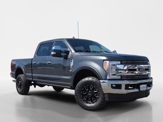 Used 2019 Ford F350 Lariat image 1