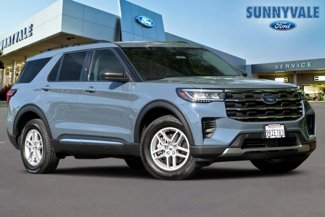 Used 2025 Ford Explorer Active image 1