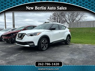 Used 2019 Nissan Kicks SR image 1