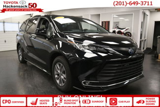 Certified 2023 Toyota Sienna XLE image 1