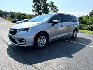Used 2023 Chrysler Pacifica Touring-L image 1