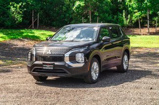 New 2025 Mitsubishi Outlander ES image 1