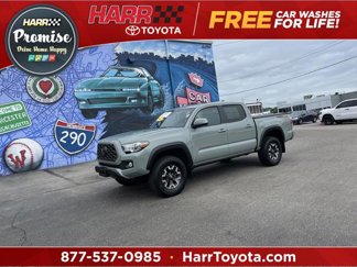 Certified 2022 Toyota Tacoma TRD Off-Road image 1