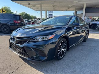 Used 2019 Toyota Camry image 1
