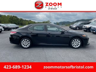 Used 2020 Toyota Camry LE image 1