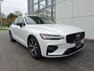 Certified 2025 Volvo S60 B5 Core image 1