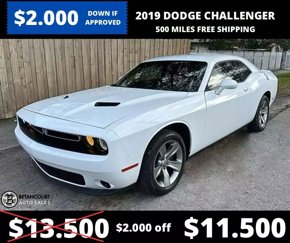 Used 2019 Dodge Challenger SXT image 1