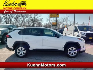 Used 2019 Toyota RAV4 LE image 1