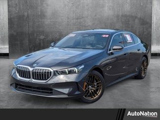Used 2025 BMW 530i image 1