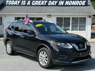 Used 2018 Nissan Rogue SV image 1