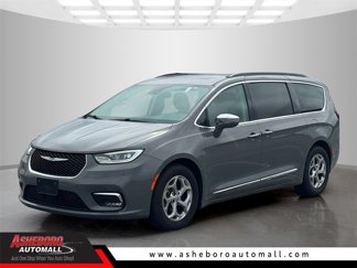 Used 2022 Chrysler Pacifica Limited image 1