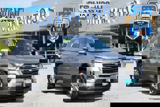 Used 2023 Chevrolet Traverse LT image 1