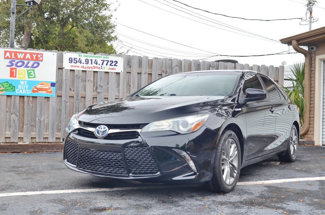 Used 2015 Toyota Camry SE image 1