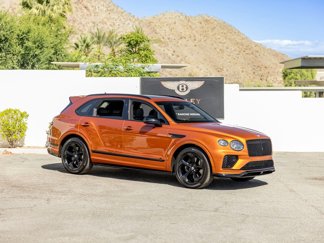 Used 2023 Bentley Bentayga image 1