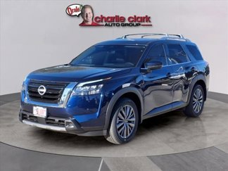 New 2025 Nissan Pathfinder SL w/ SL Premium Package image 1