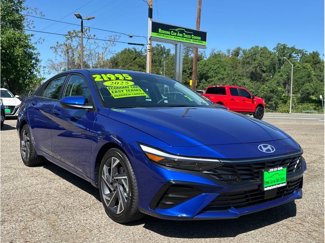 Used 2025 Hyundai Elantra SEL image 1