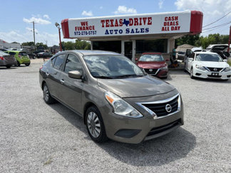 Used 2016 Nissan Versa SV image 1