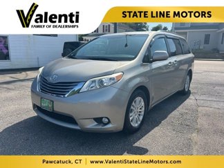 Used 2017 Toyota Sienna XLE image 1