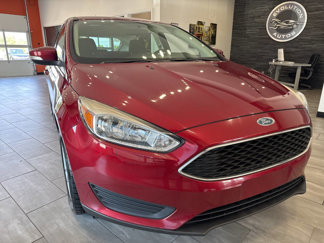 Used 2017 Ford Focus SE image 1