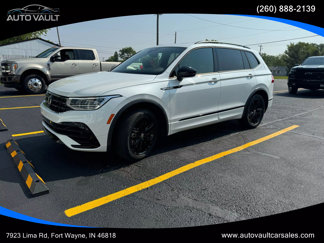 Used 2022 Volkswagen Tiguan SE R-Line image 1