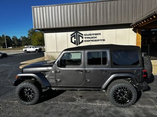 Used 2024 Jeep Wrangler Unlimited Sahara image 1