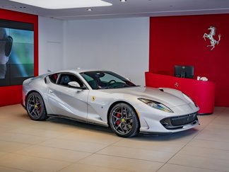 Used 2018 Ferrari 812 Superfast image 1