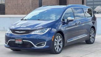 Used 2018 Chrysler Pacifica Limited w/ Tire & Wheel Group image 1