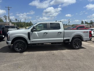 New 2025 Ford F250 4x4 Crew Cab Super Duty image 1