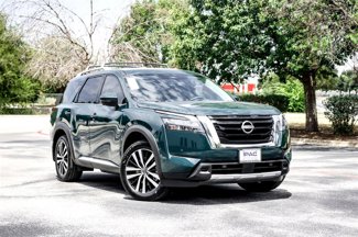New 2025 Nissan Pathfinder Platinum image 1