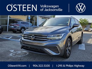 Used 2022 Volkswagen Tiguan SE image 1