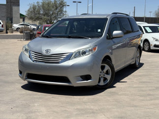 Used 2017 Toyota Sienna LE image 1