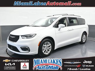 Used 2022 Chrysler Pacifica Touring-L image 1