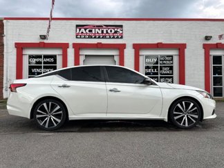 Used 2019 Nissan Altima 2.5 SR w/ SR Premium Package image 1